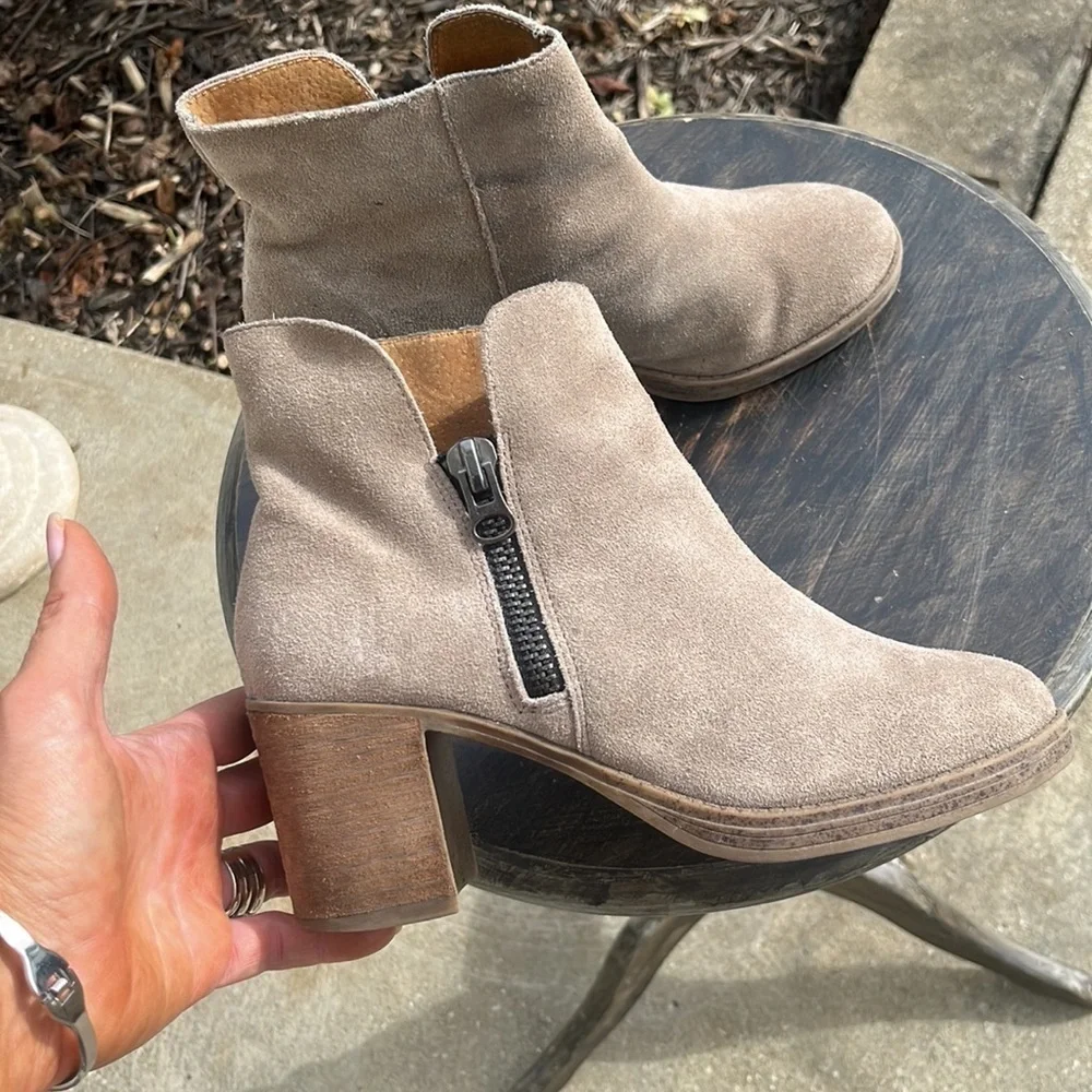 MTNG Becca  suede heeled ankle boots side zipper size 38 or size 7.5